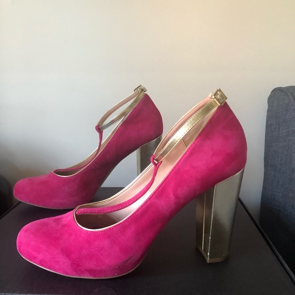 Like new! Sole Society pink and gold tstrap - Picture 3 of 5